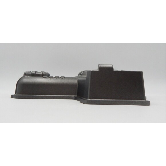 Nordic Ware Tractor Cake 9 Cup Pan Pro-Cast Aluminum Baking Bread Mold - Picture 6 of 7